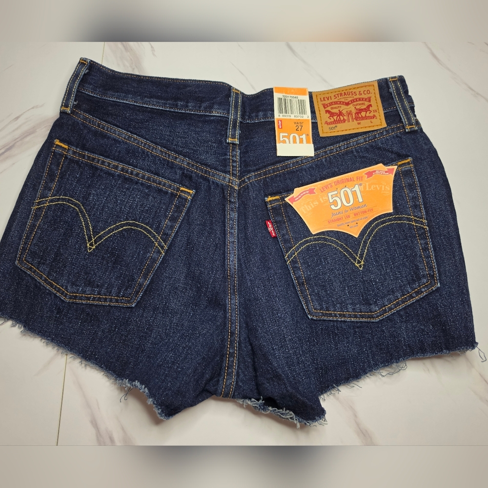 🆕️ Levi's 501 Dark Wash Denim Cutoff Jean Shorts 💕